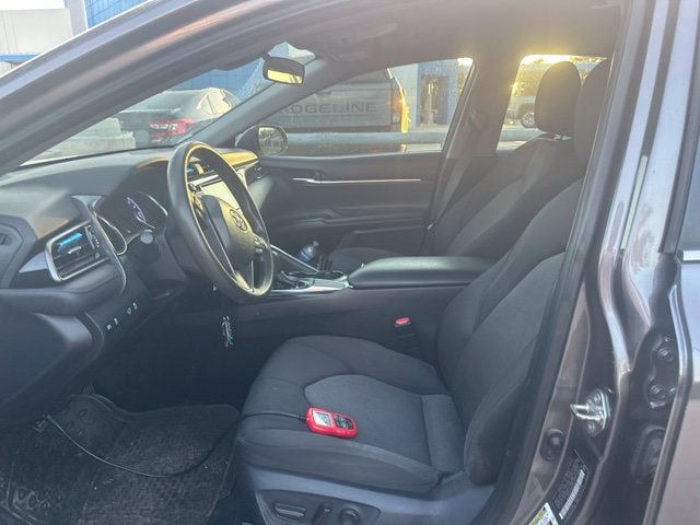 Used 2019 Toyota Camry LE FWD image 5