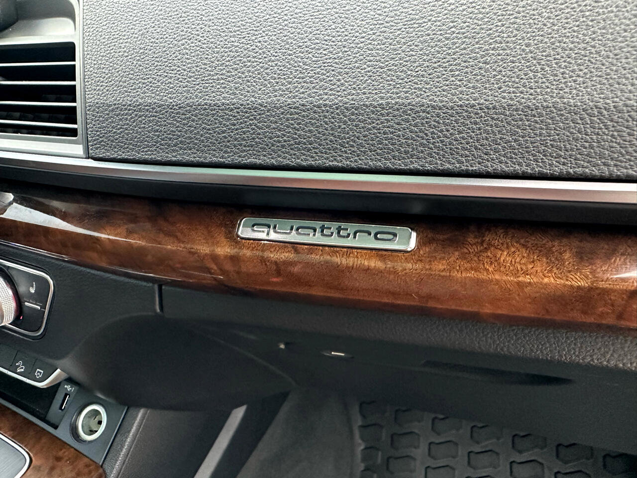 Used 2018 Audi Q5 2.0T Premium Plus w/ Premium Plus Package image 14