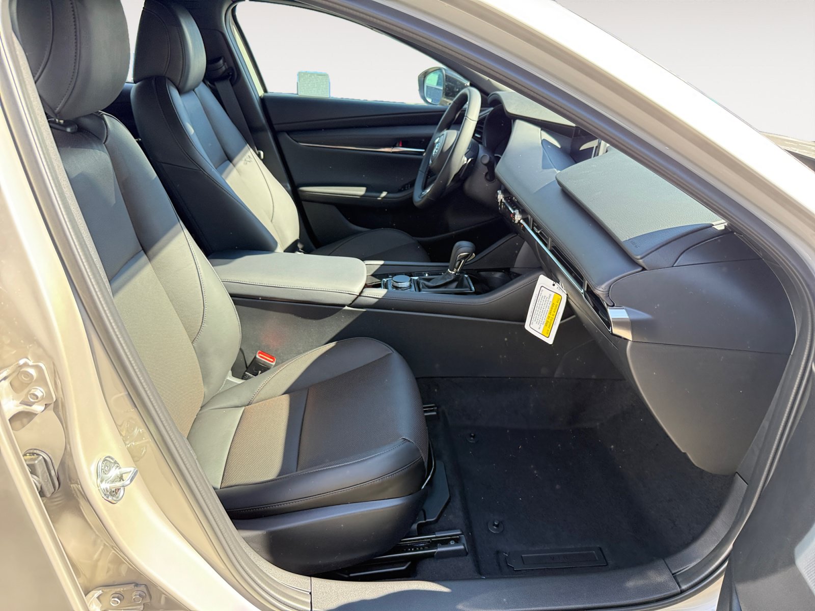New 2026 MAZDA MAZDA3 Hatchback w/Premium Plus Pkg AWD/4WD image 19