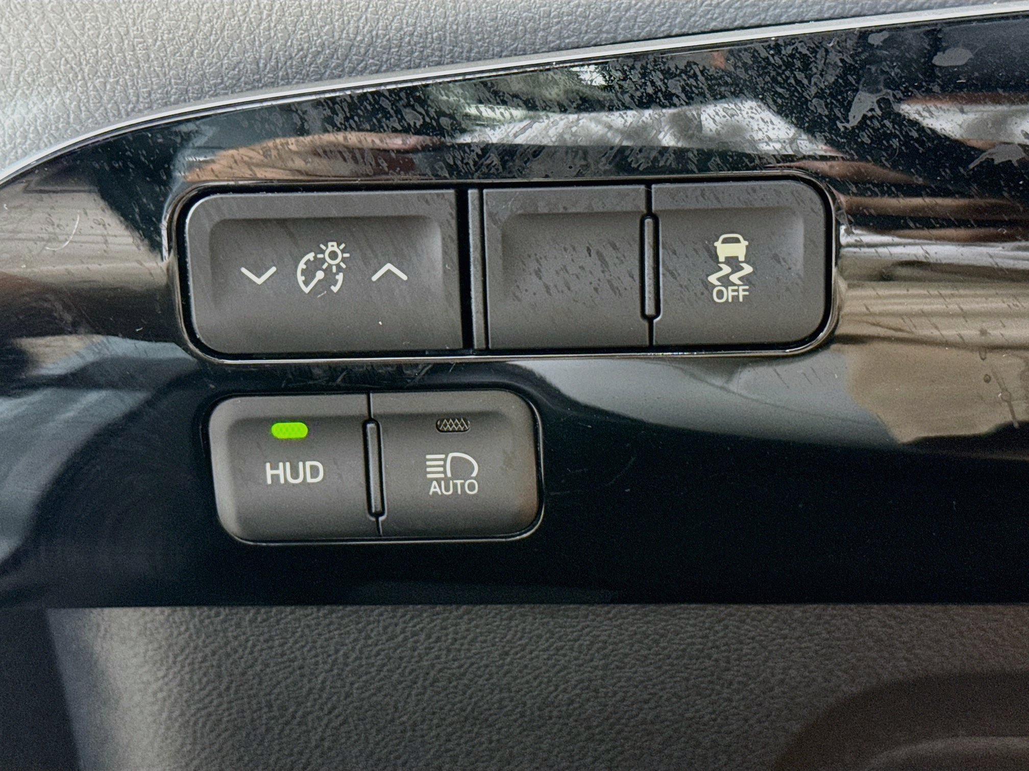 Used 2017 Toyota Prius Four FWD image 9