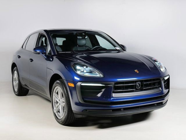 Certified 2023 Porsche Macan image 7