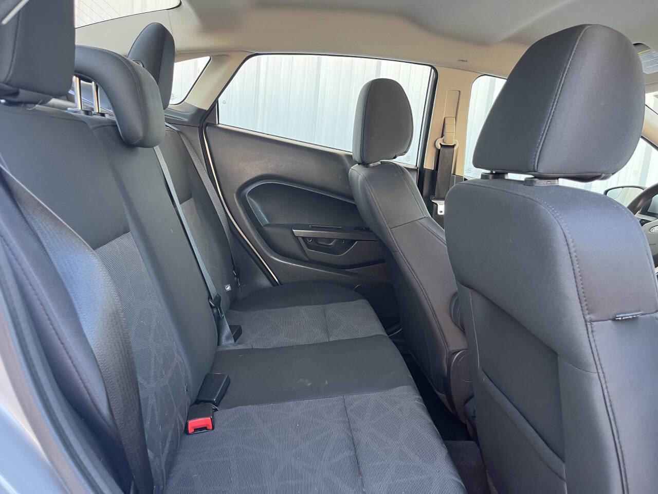 Used 2013 Ford Fiesta SE image 15