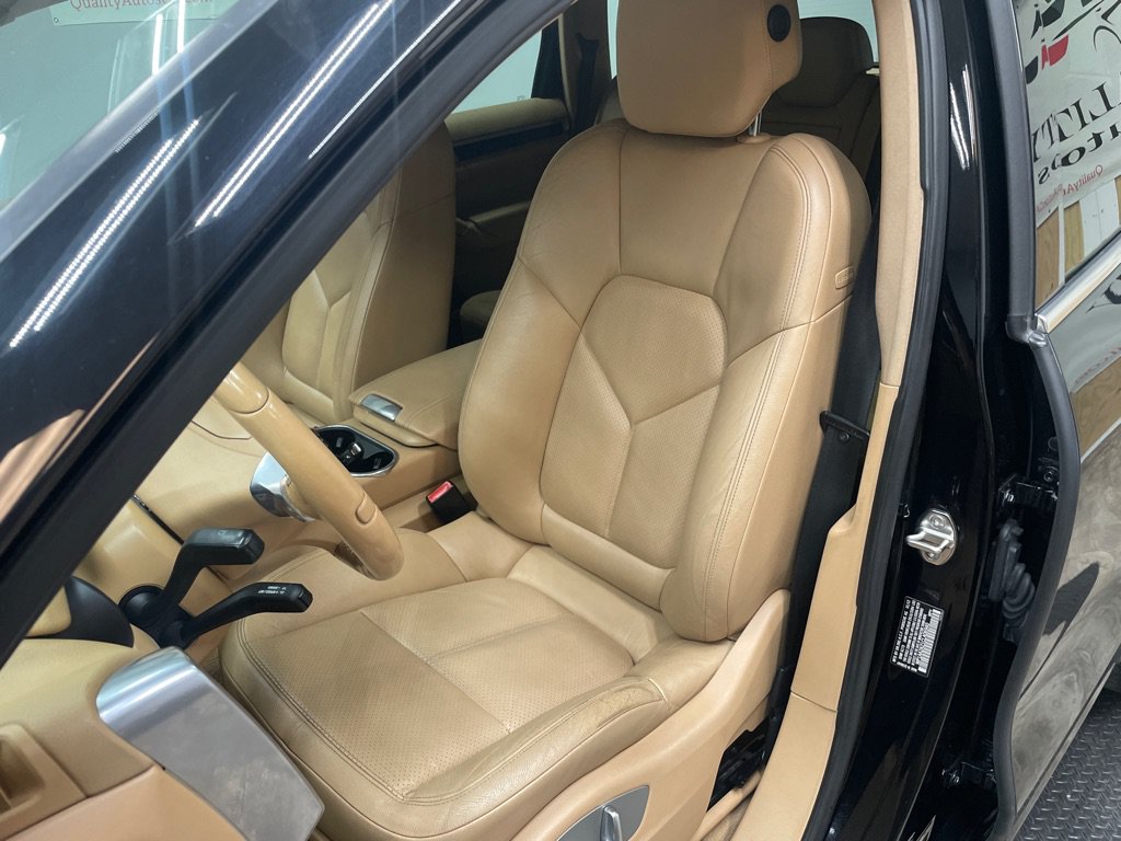 Used 2012 Porsche Cayenne AWD/4WD image 16