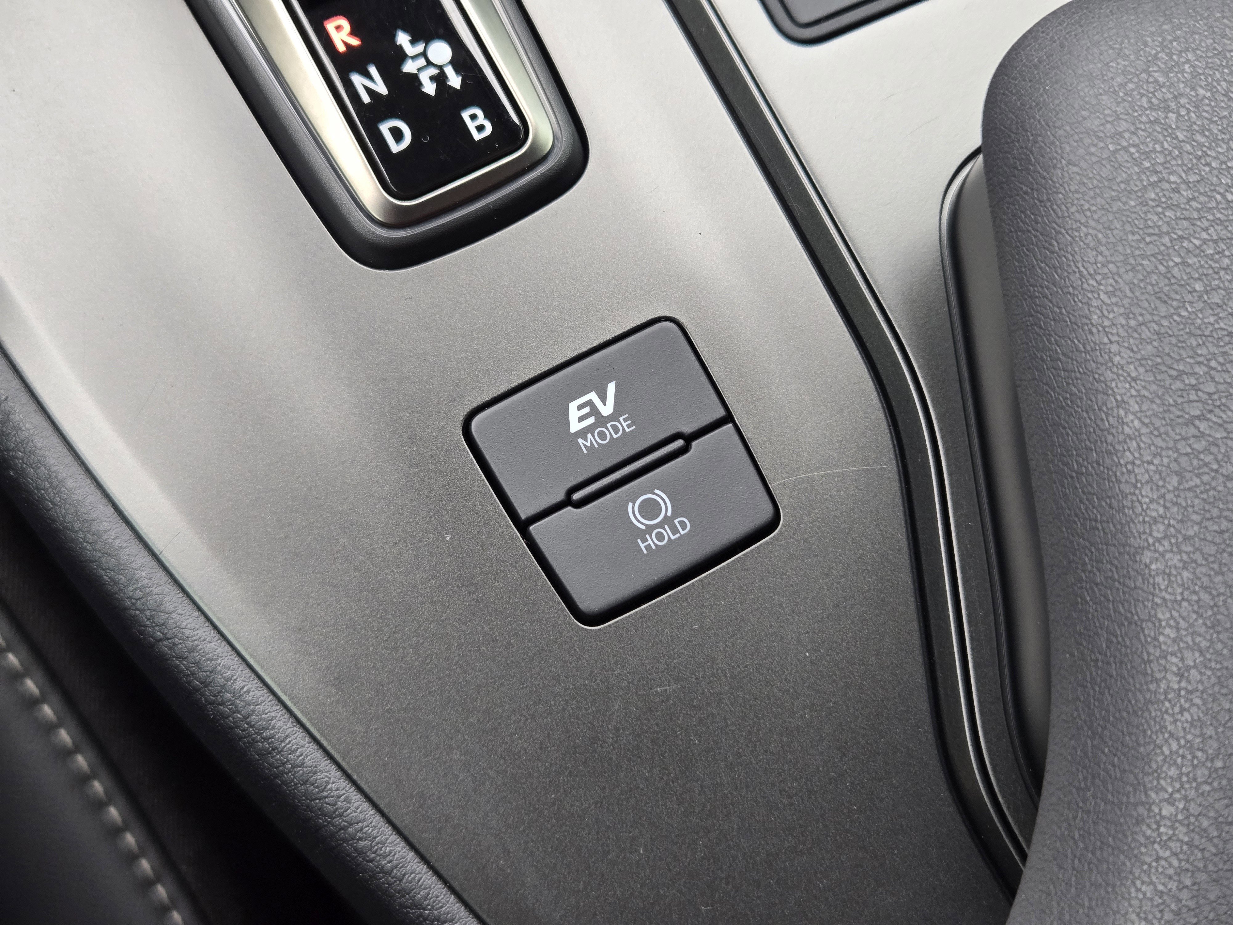 Used 2025 Lexus UX 300h FWD w/ Accessory Package (Z1) image 17