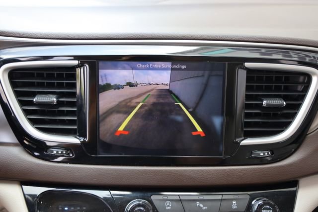 Used 2018 Chrysler Pacifica Touring-L w/ Tire & Wheel Group FWD image 21