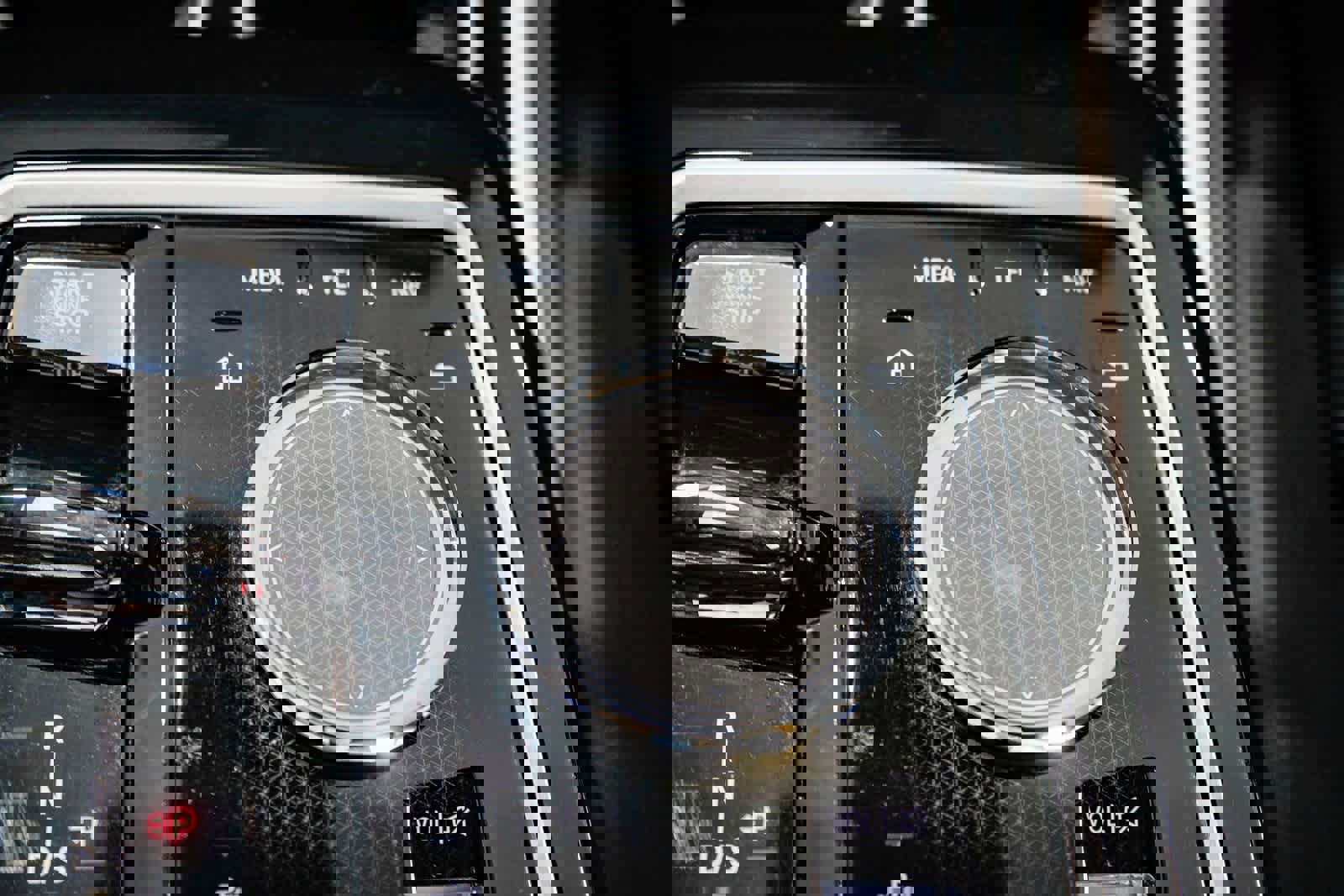 Used 2024 BMW 760i xDrive w/ Executive Package image 24