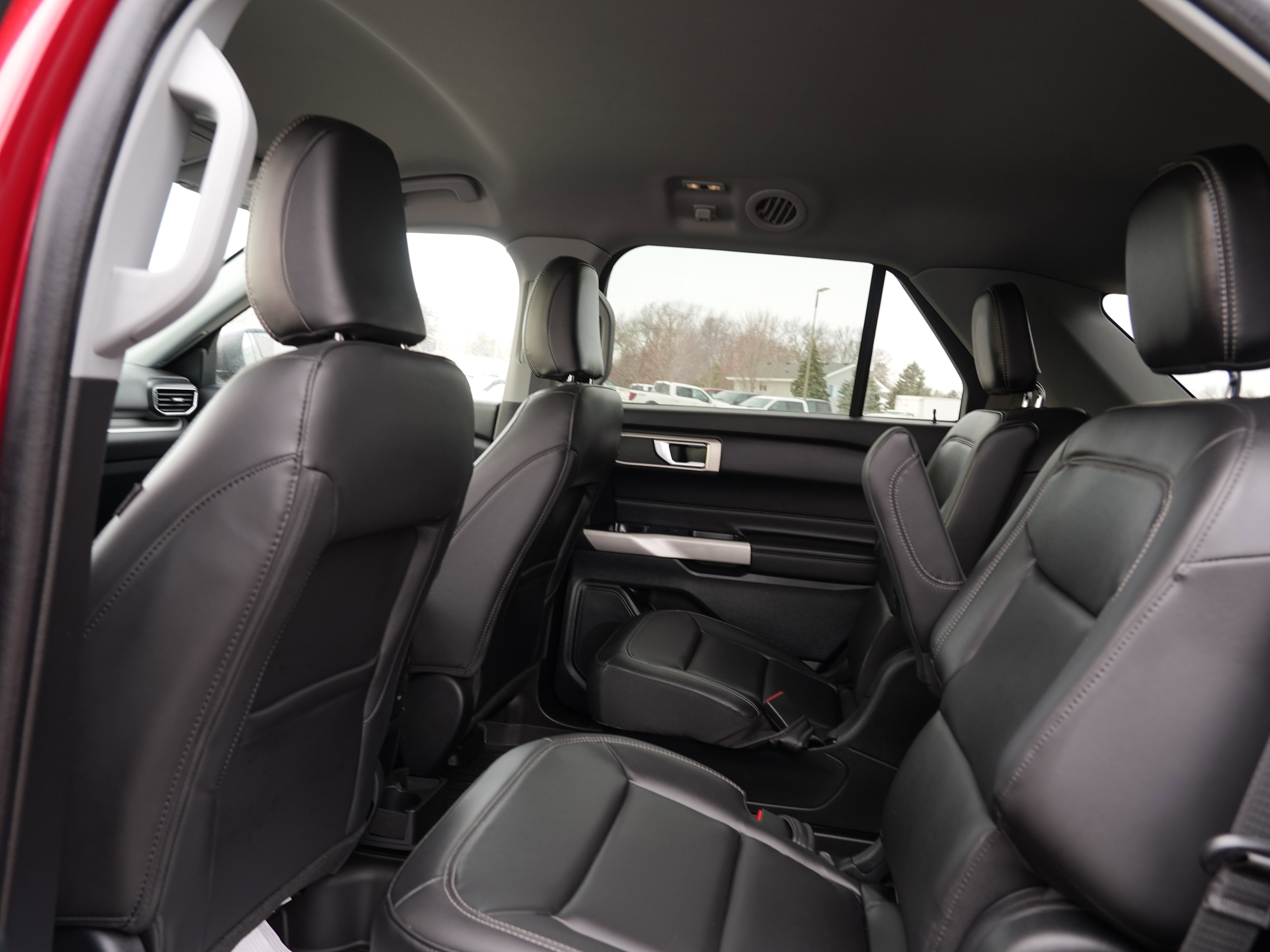 Used 2023 Ford Explorer XLT w/ Equipment Group 202A image 19