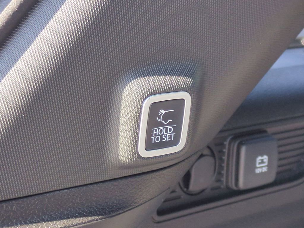 Used 2025 Jeep Grand Cherokee Limited RWD image 14
