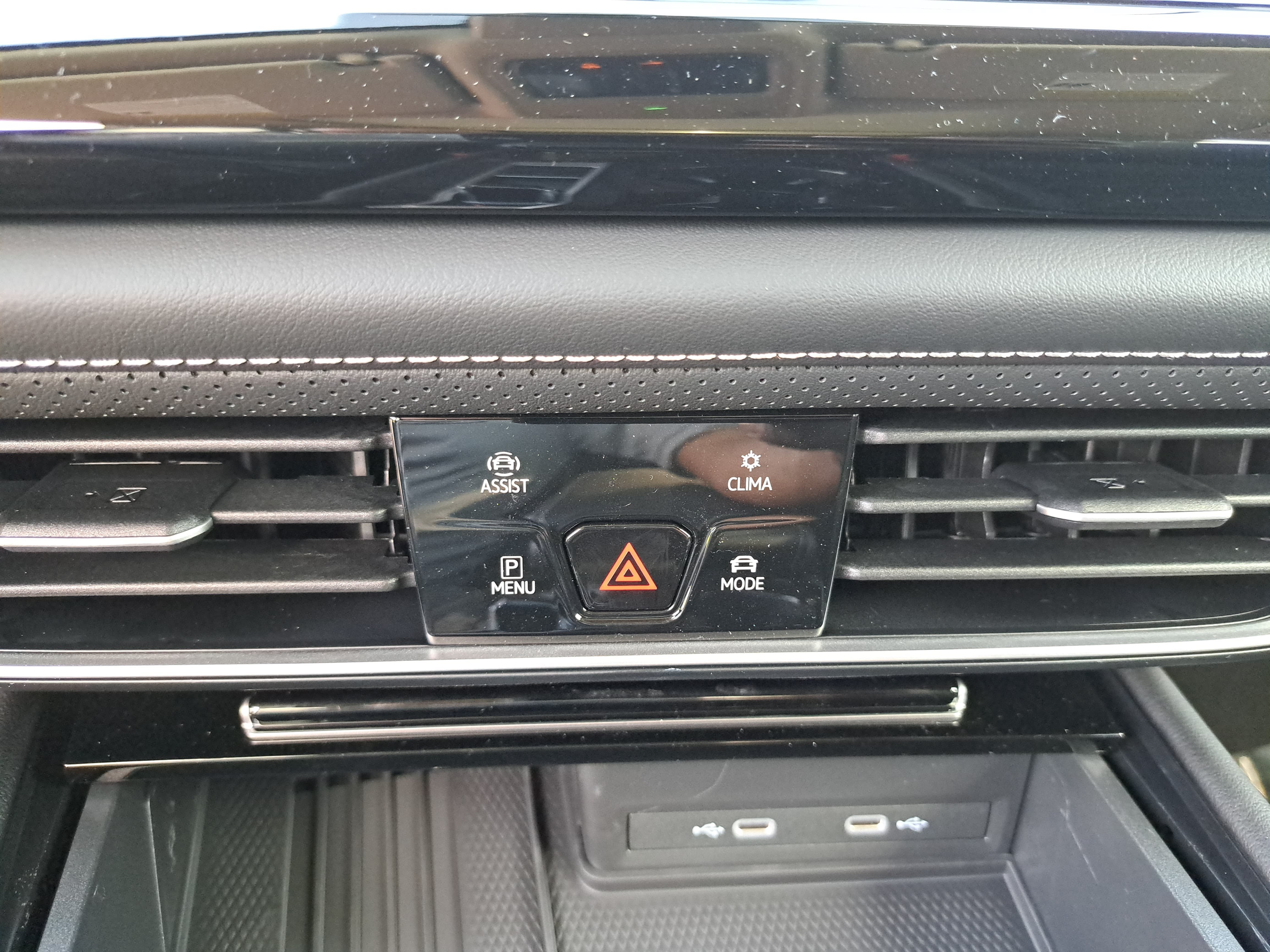 New 2026 Volkswagen Atlas SE FWD image 22