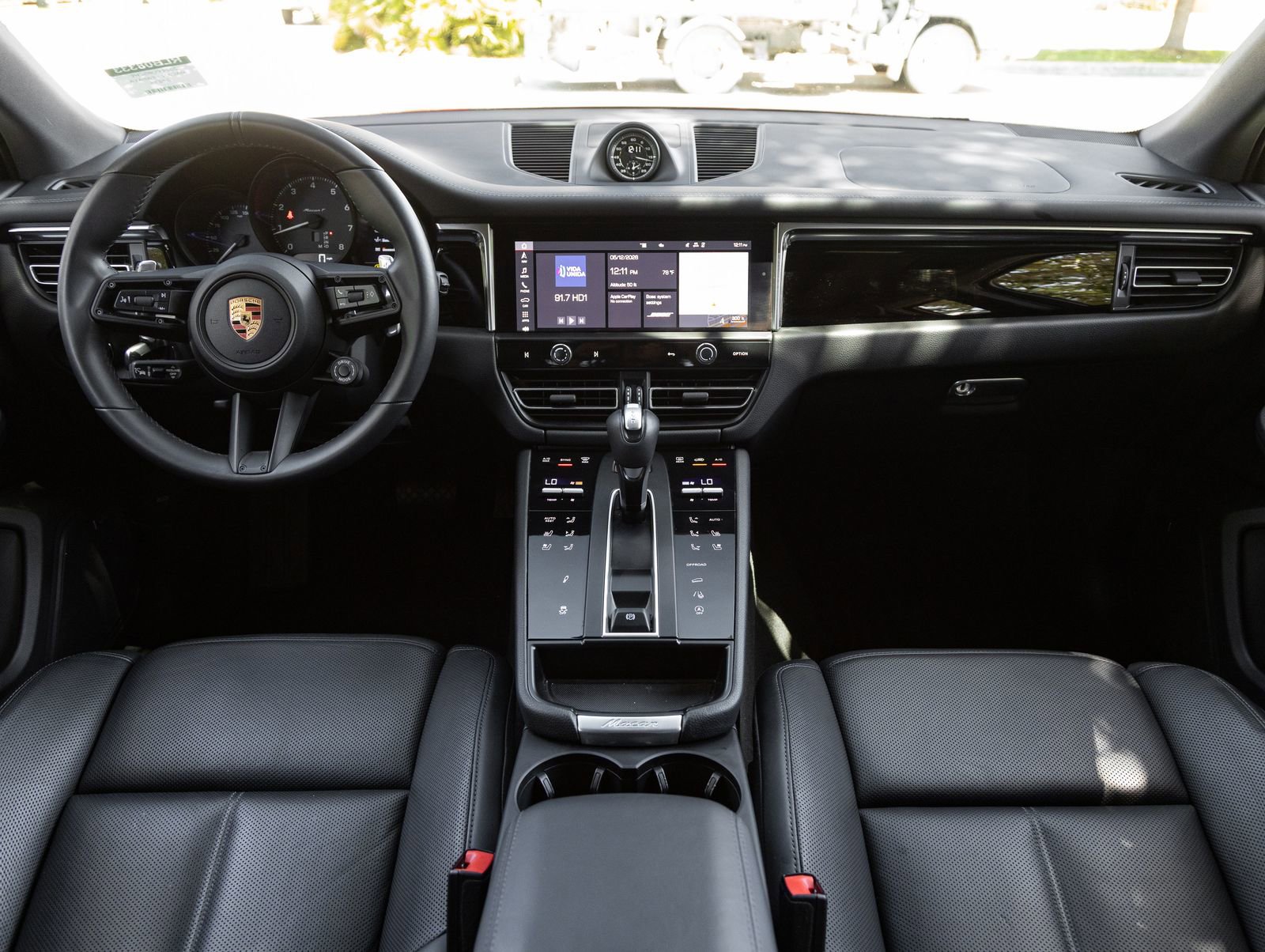 Certified 2024 Porsche Macan Turbo AWD/4WD image 12