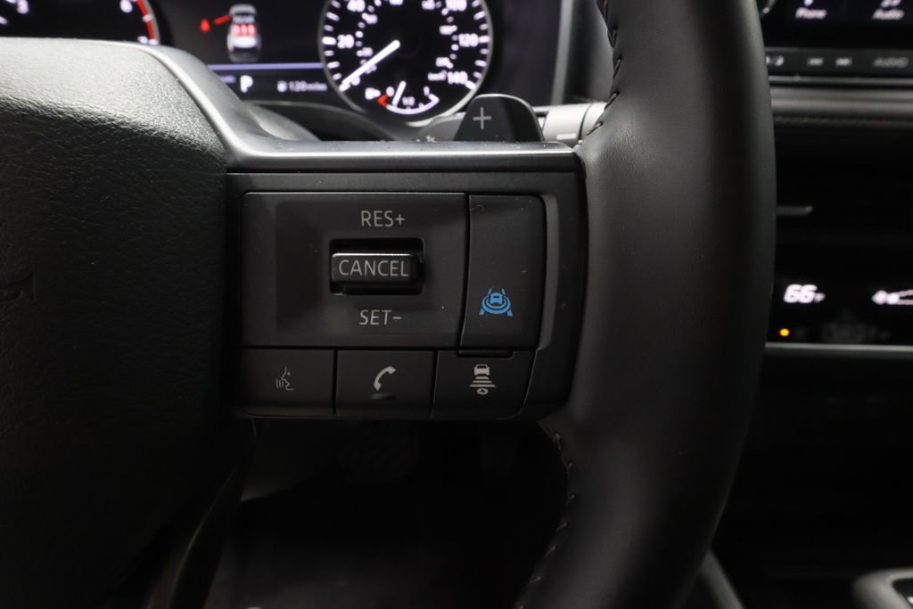Certified 2025 Nissan Rogue SV FWD image 28