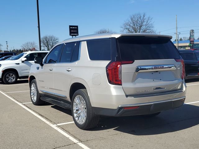 Used 2023 GMC Yukon SLT w/ SLT Luxury Package image 5