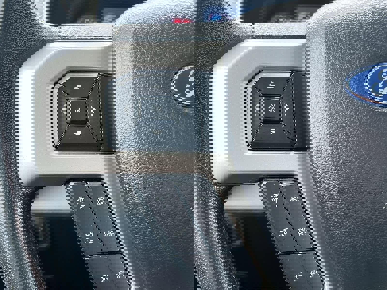 Used 2019 Ford F350 Lariat w/ Chrome Package image 24