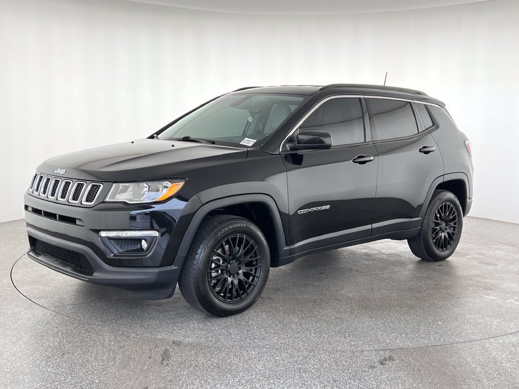Used 2018 Jeep Compass Latitude w/ Popular Equipment Group AWD/4WD image 10