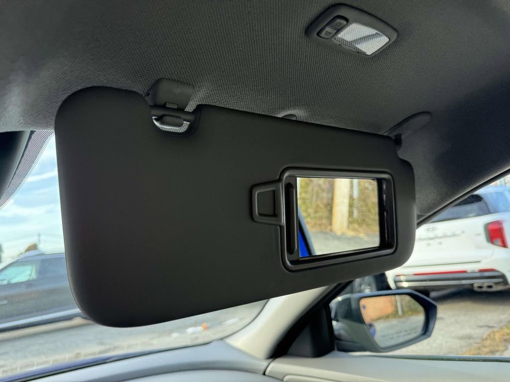 Certified 2025 Hyundai Elantra Sport image 28
