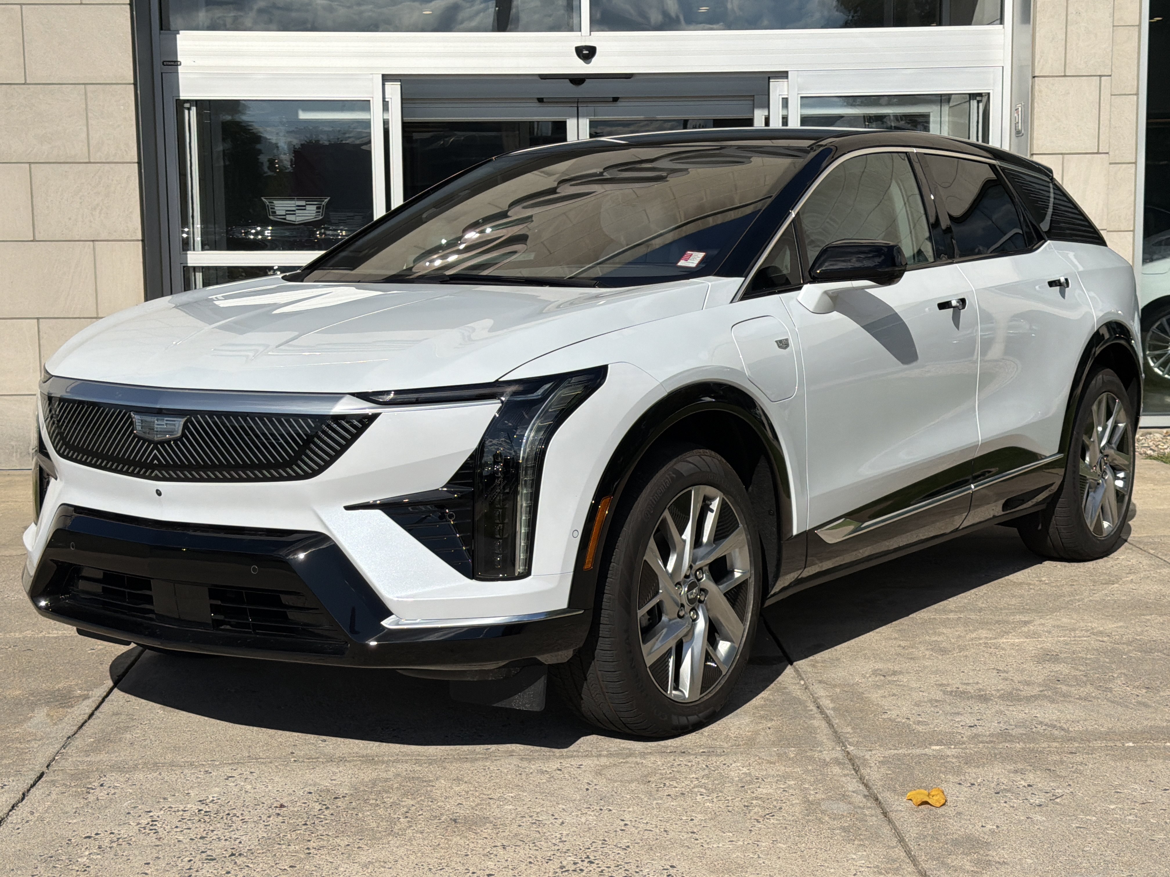 New 2027 Cadillac Optiq Premium Luxury w/ LPO, Floor Liner Package AWD/4WD image 12