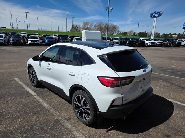 Used 2022 Ford Escape SE w/ SE Sport Appearance Package AWD/4WD image 10