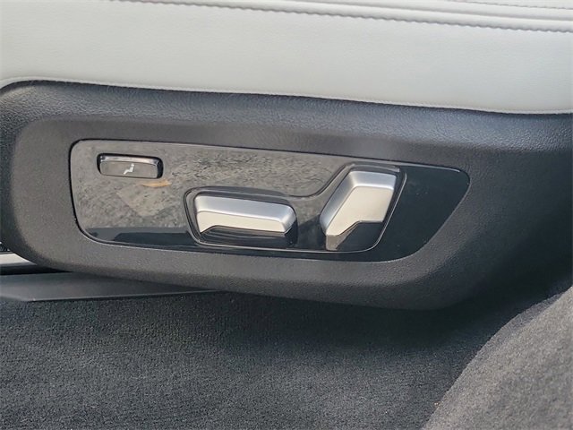 Used 2023 BMW X7 xDrive40i w/ Premium Package image 17