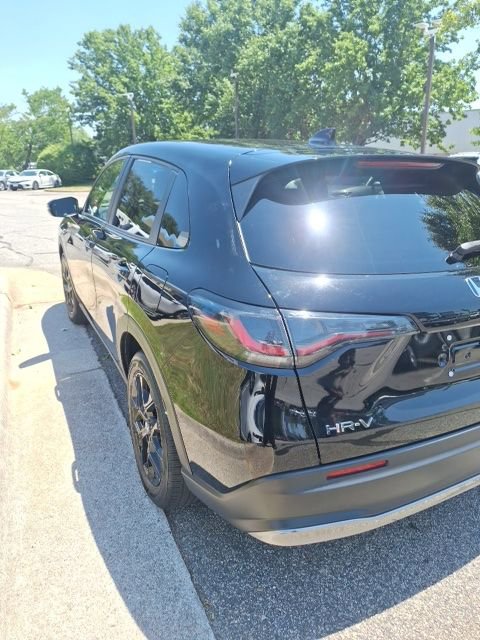 Used 2024 Honda HR-V Sport image 6