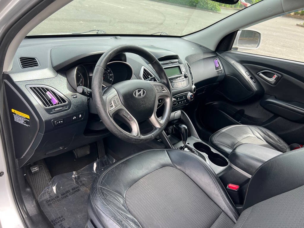 Used 2010 Hyundai Tucson GLS w/ Popular Equipment Pkg 2 FWD image 10