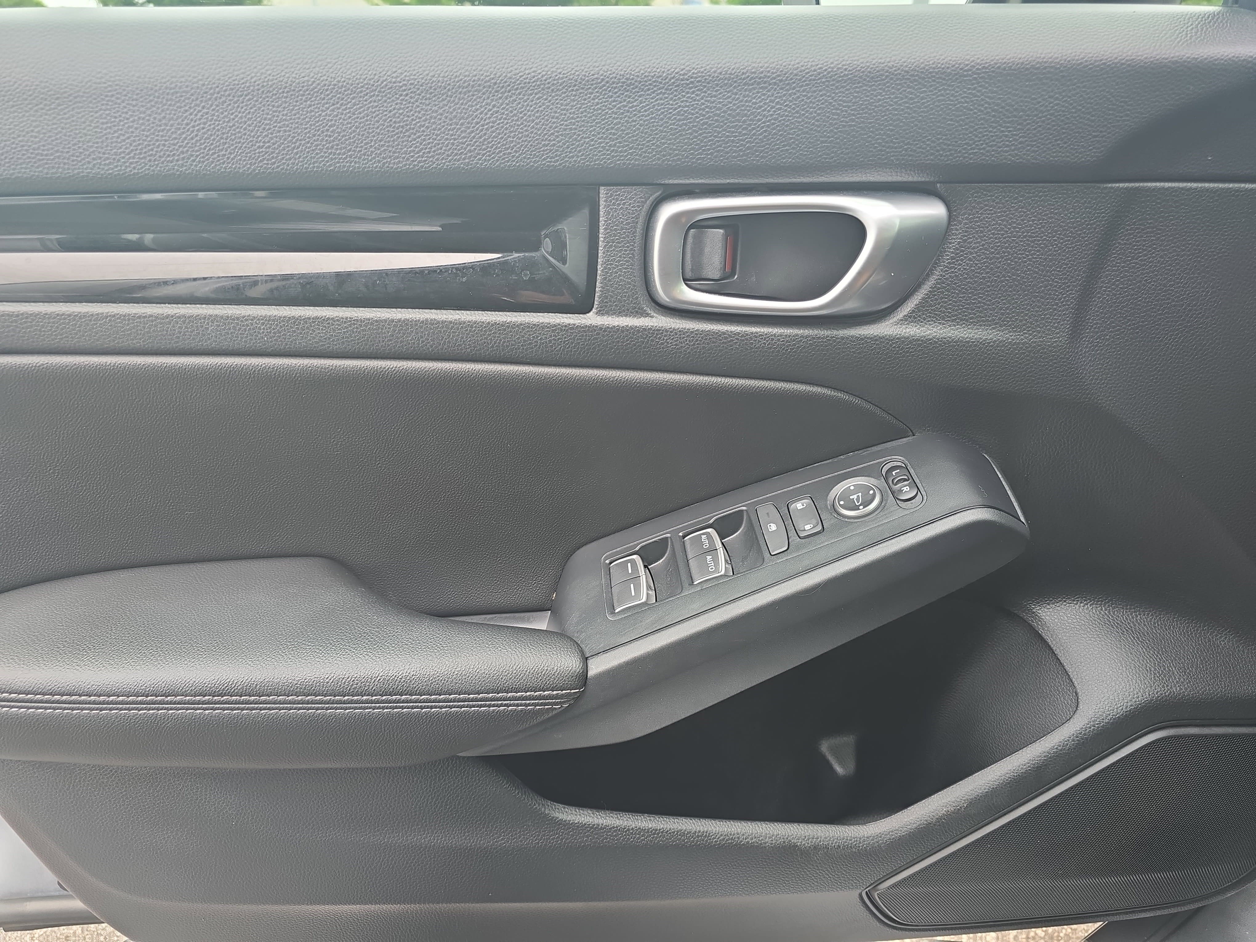 Used 2023 Honda Civic EX-L image 25