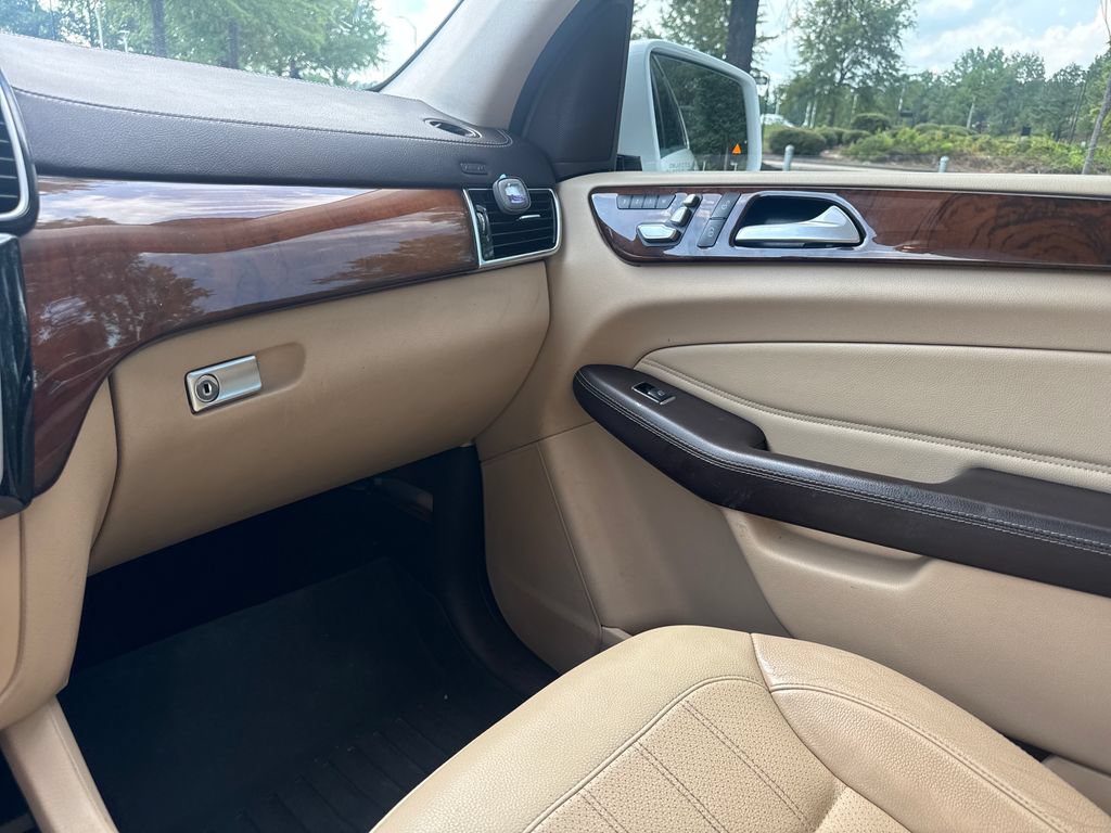 Used 2017 Mercedes-Benz GLS 450 4MATIC image 17