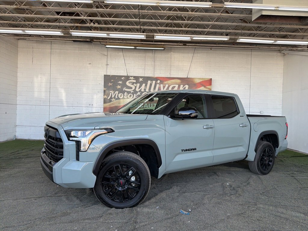 Used 2024 Toyota Tundra Limited image 2