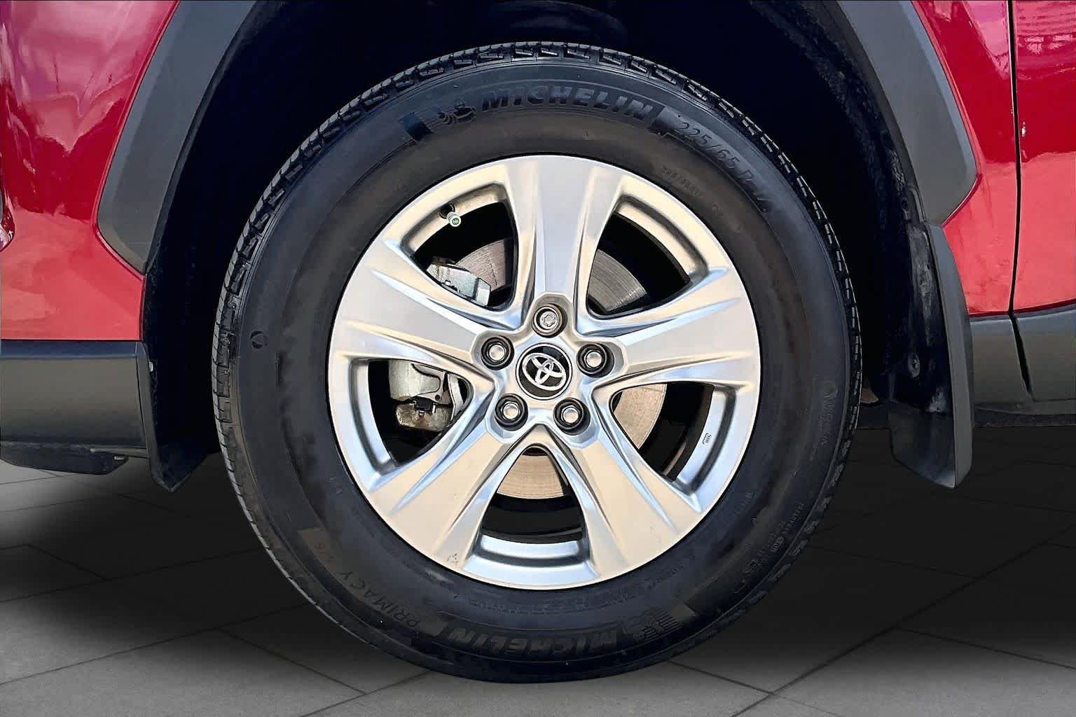 Used 2024 Toyota RAV4 XLE w/ Convenience Package AWD/4WD image 11