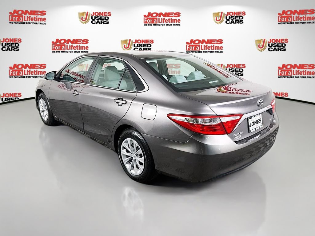Used 2016 Toyota Camry LE FWD image 2