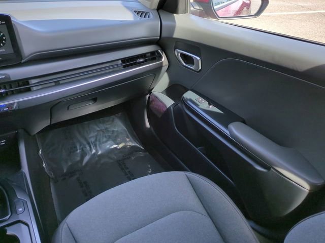 Used 2025 Kia K4 LXS image 16