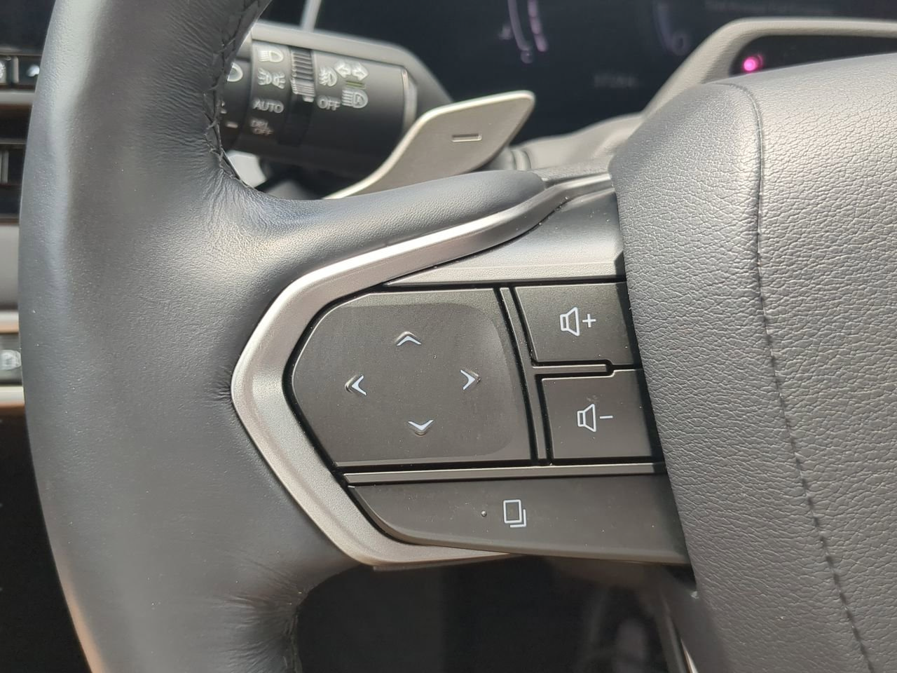 Used 2023 Lexus RX 350 Premium Plus w/ Cold Area Package FWD image 23