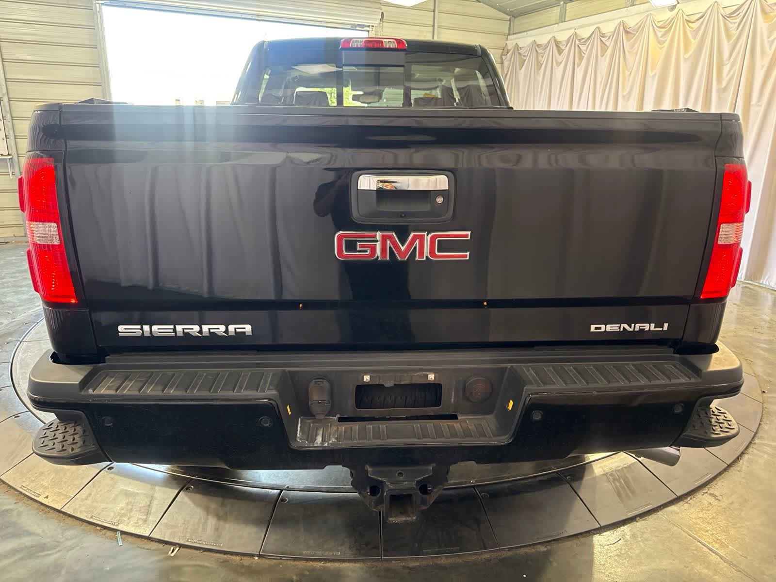 Used 2018 GMC Sierra 2500 Denali w/ Duramax Plus Package AWD/4WD image 6
