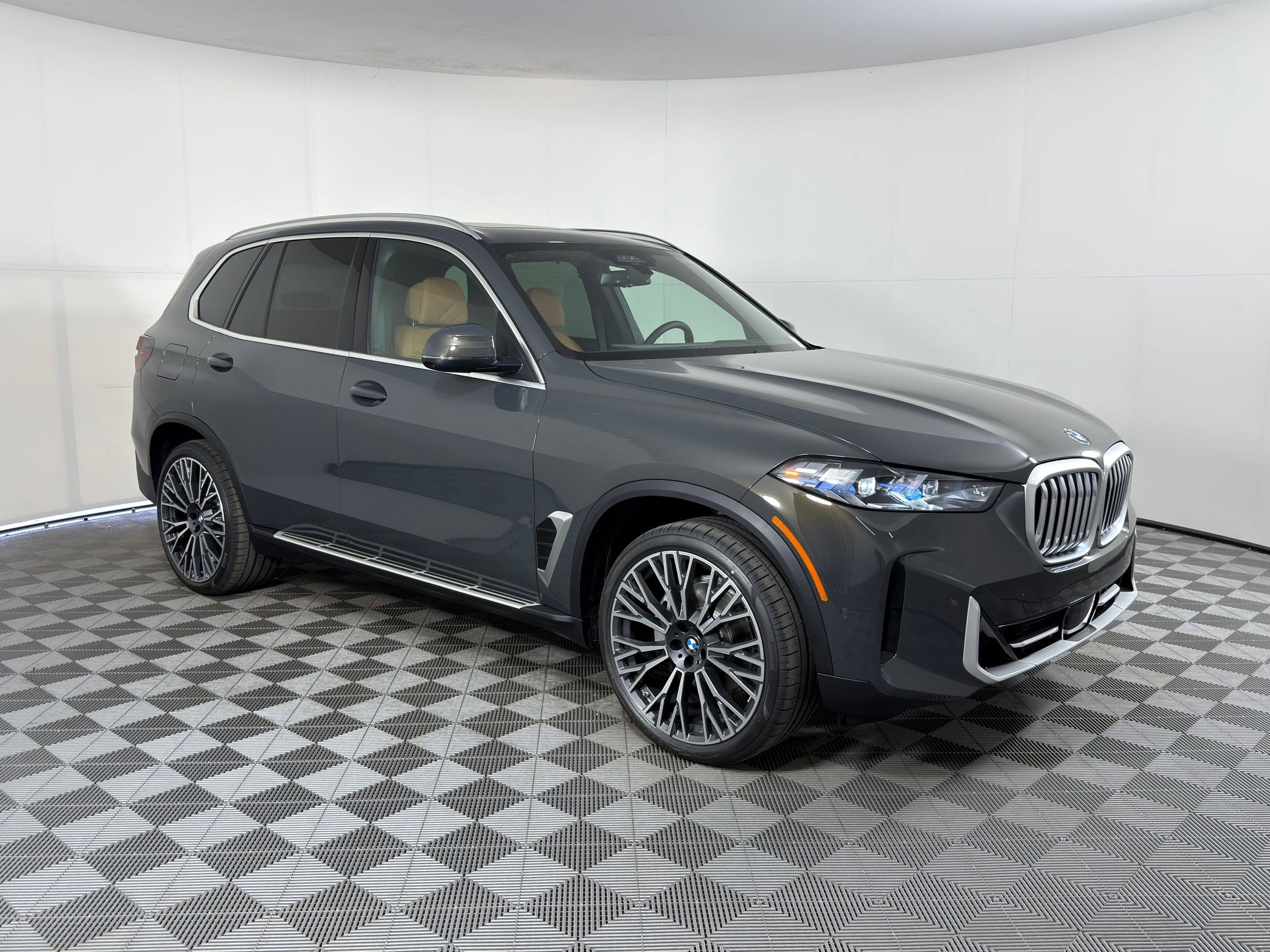 New 2026 BMW X5 sDrive40i image 7