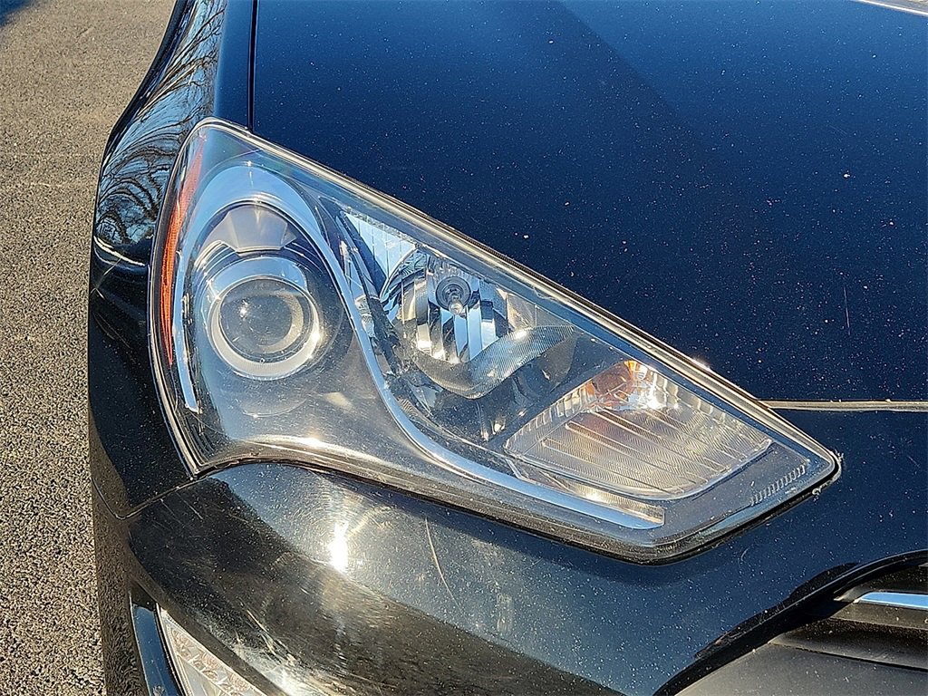 Used 2016 Hyundai Genesis 3.8 image 8