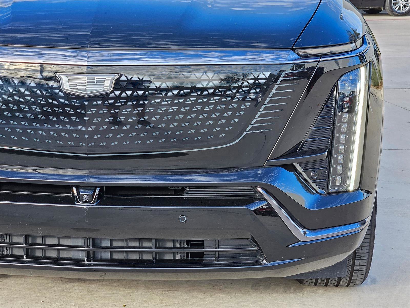 New 2026 Cadillac Vistiq Sport w/ LPO, Floor Liner Package AWD/4WD image 6