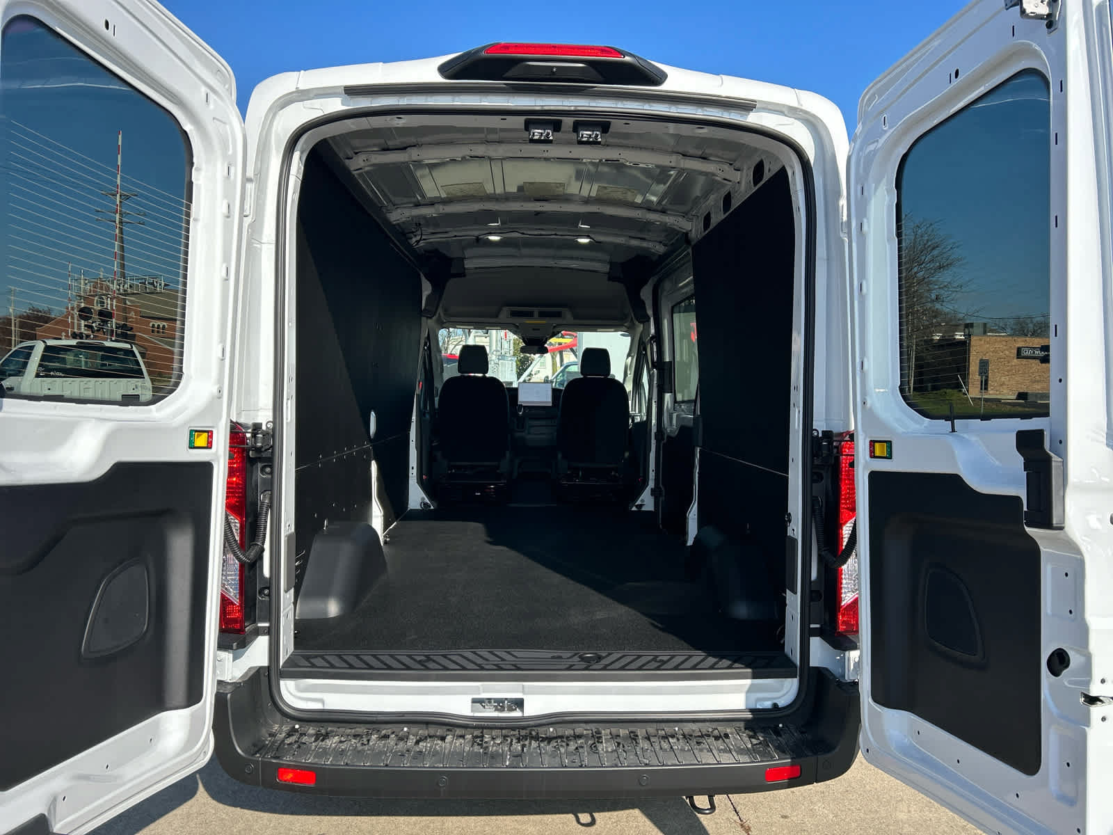 New 2026 Ford Transit 250 148 Medium Roof w/ Load Area Protection Package RWD image 8