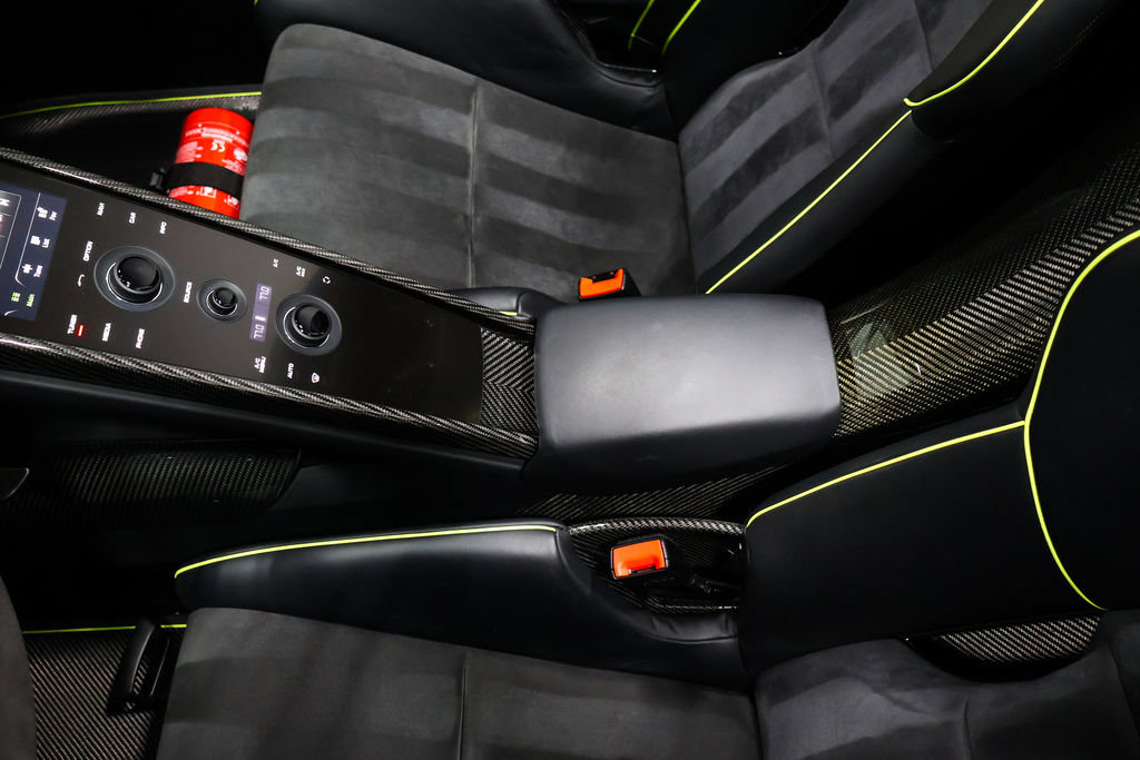 Used 2015 Porsche 918 Spyder image 44