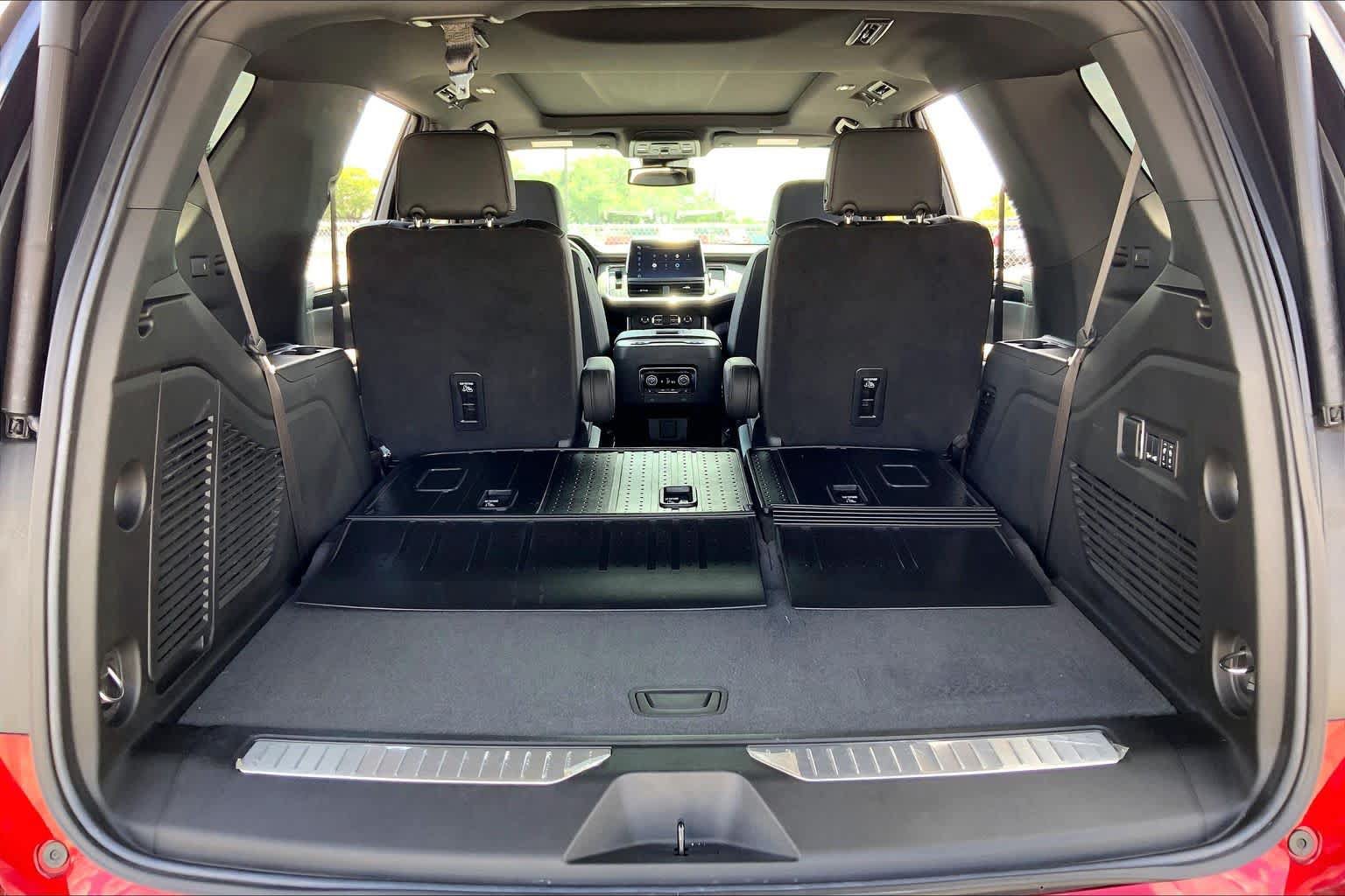 Used 2024 Chevrolet Tahoe RST w/ Luxury Package AWD/4WD image 36