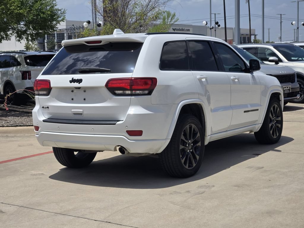 Used 2019 Jeep Grand Cherokee Altitude AWD/4WD image 4