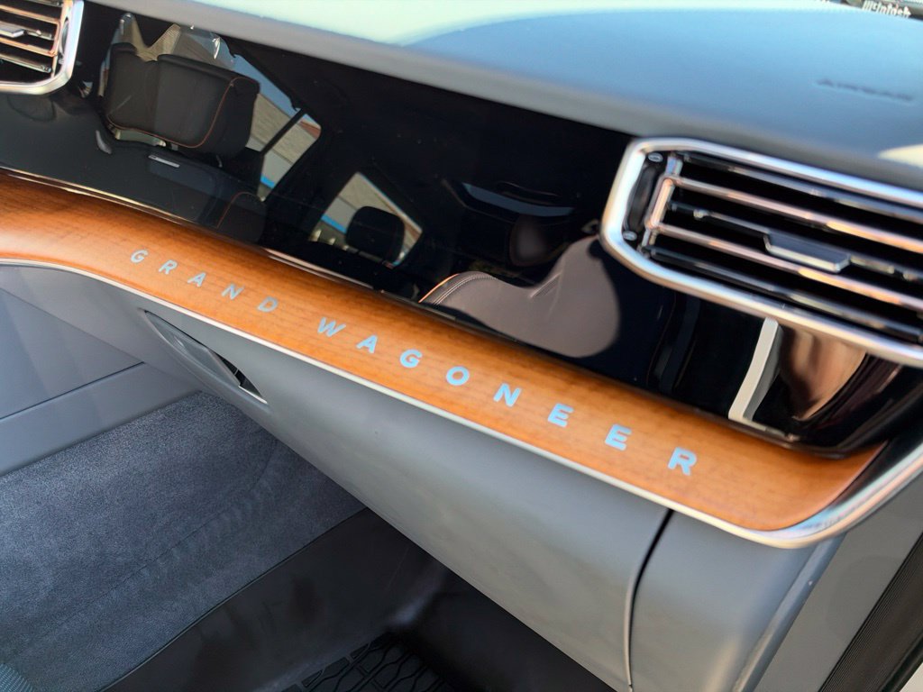 Used 2024 Jeep Grand Wagoneer Series III w/ Rear Seat Video Group 1 AWD/4WD image 63