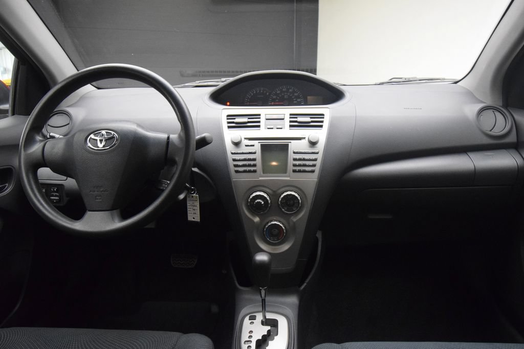 Used 2010 Toyota Yaris Sedan FWD image 3