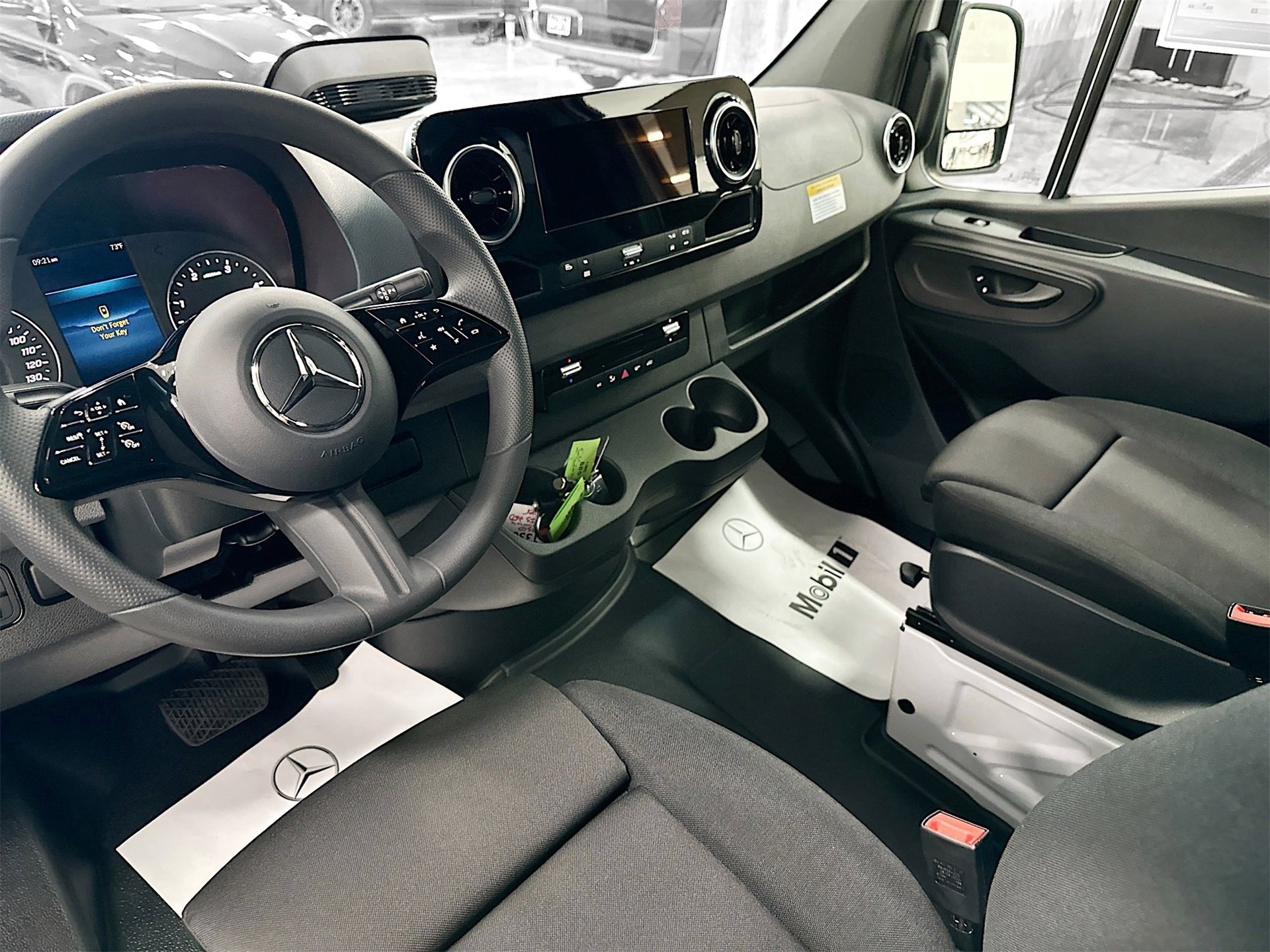 Used 2025 Mercedes-Benz Sprinter 2500 image 22