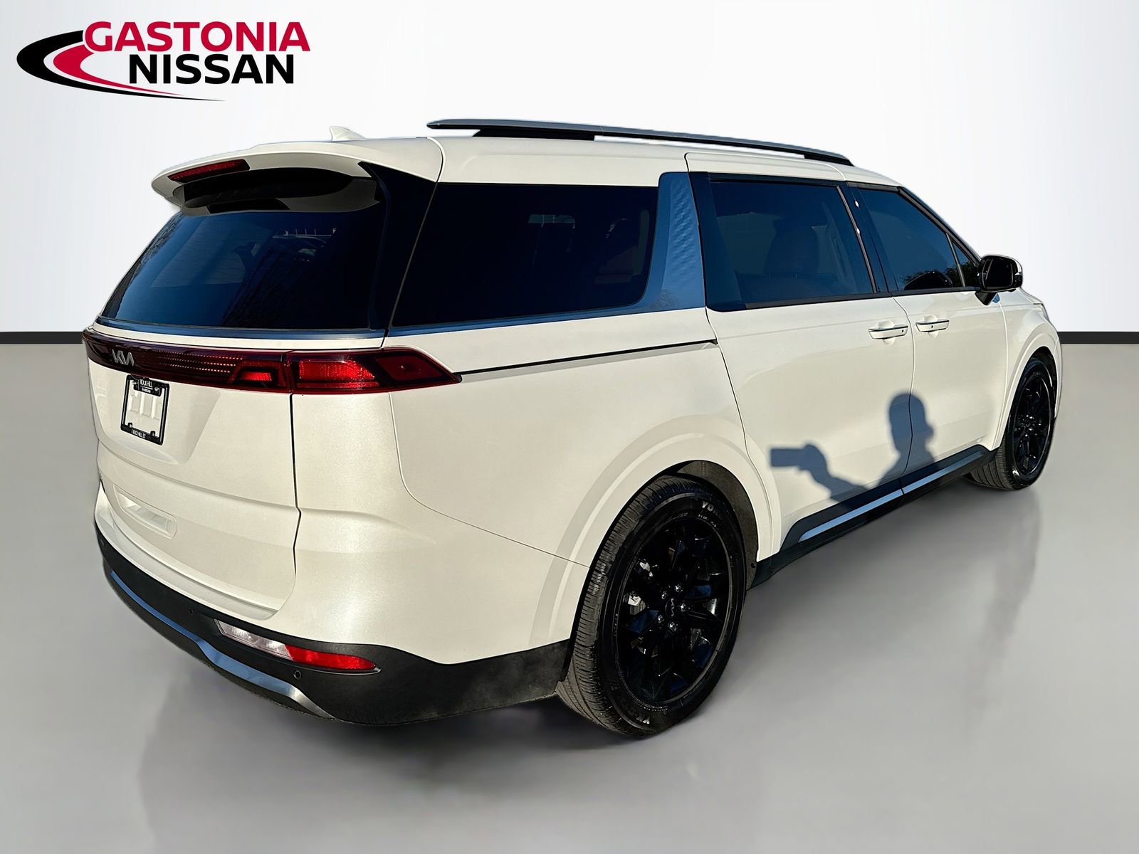 Used 2023 Kia Carnival SX image 9