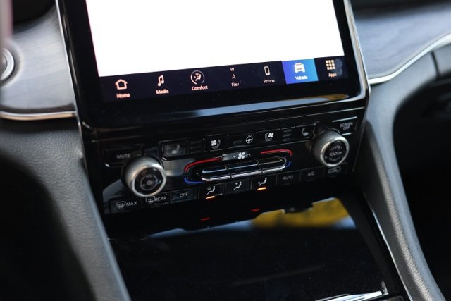 Used 2022 Jeep Grand Cherokee Overland w/ Luxury Tech Group IV image 18