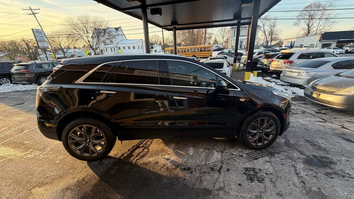 Used 2018 Cadillac XT5 Luxury w/ LPO, Black Ice Package FWD image 6