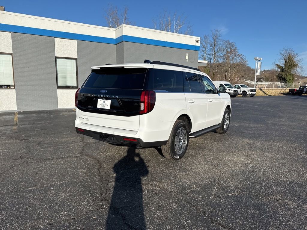 New 2026 Ford Expedition Active AWD/4WD image 3
