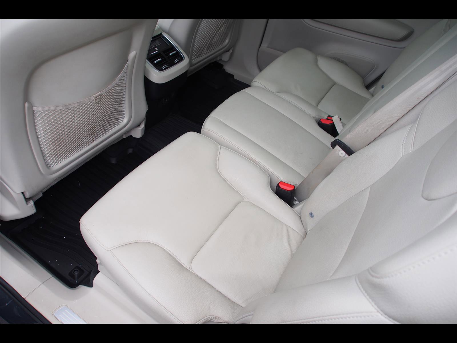 Used 2021 Volvo XC90 T5 Momentum w/ Climate Package image 23