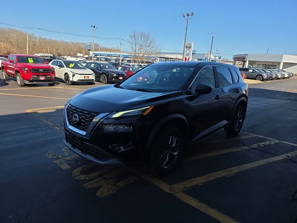 Certified 2023 Nissan Rogue S image 9