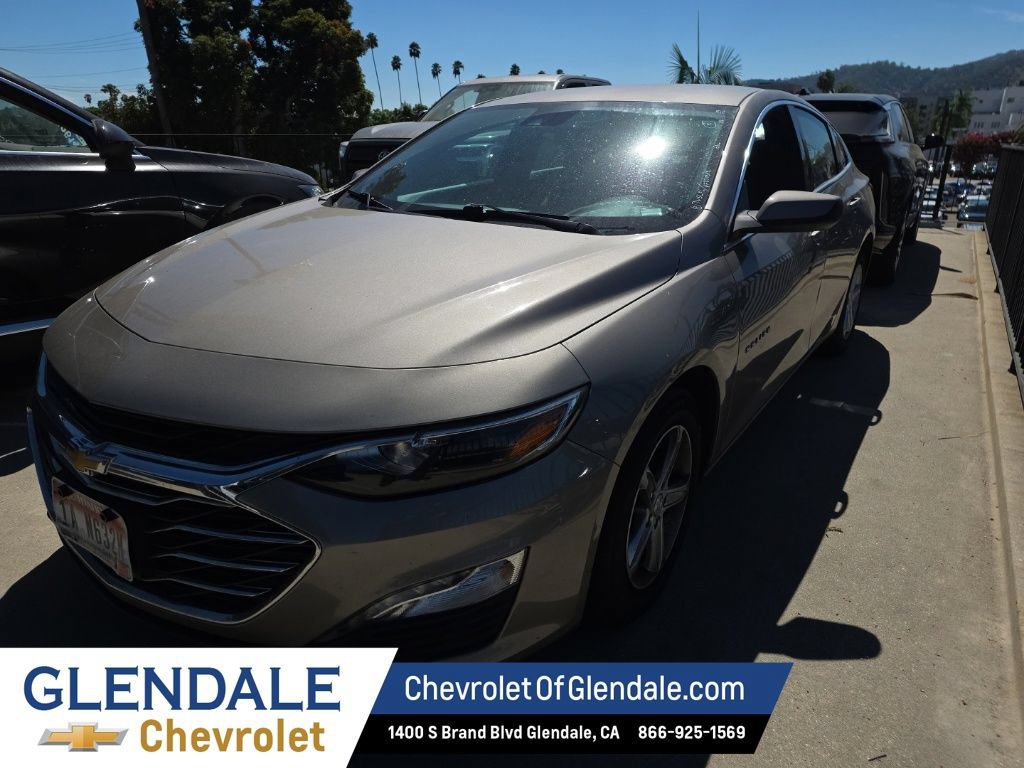 Used 2023 Chevrolet Malibu LT FWD image 2