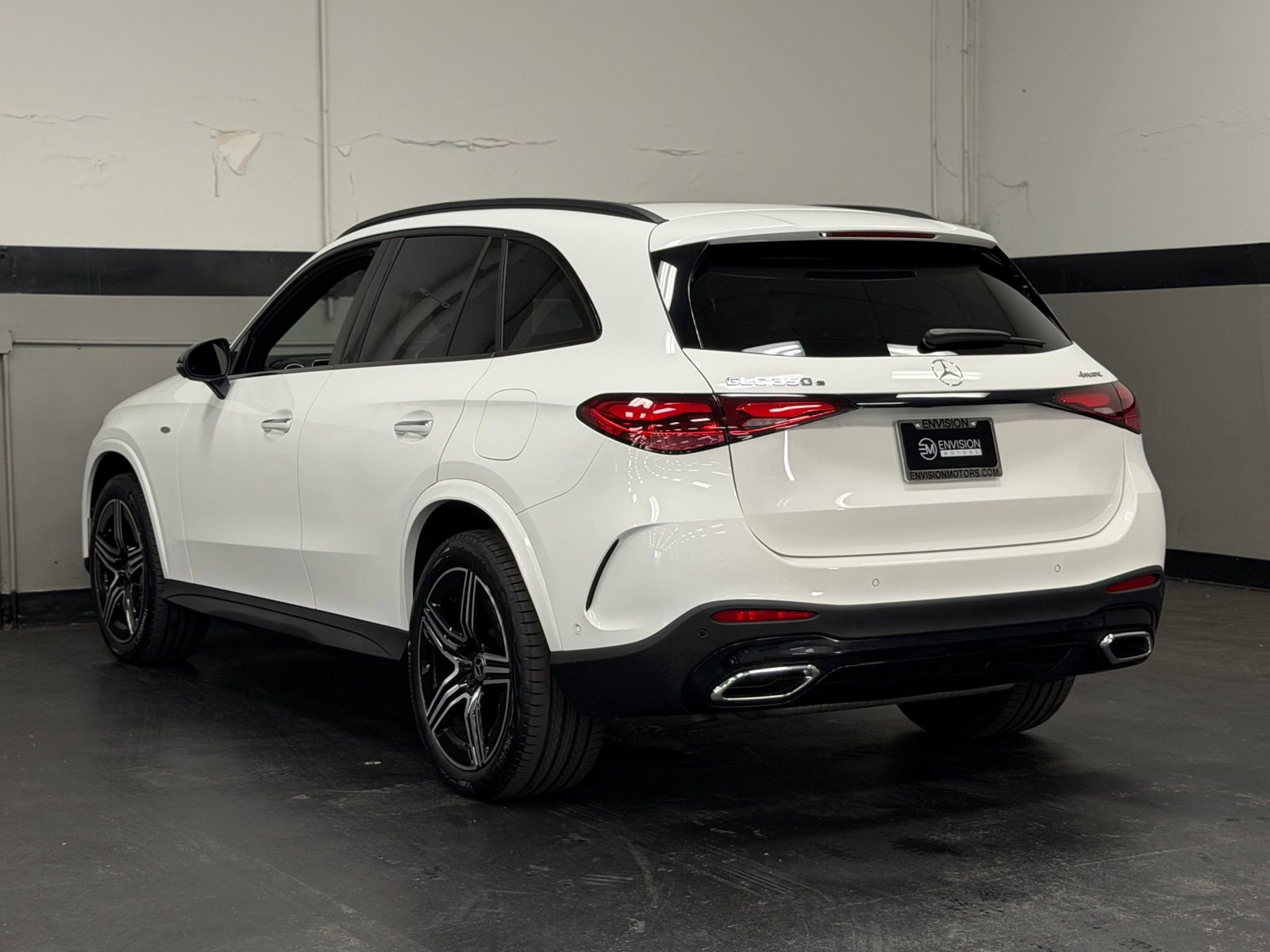 Used 2025 Mercedes-Benz GLC 350e 4MATIC image 10
